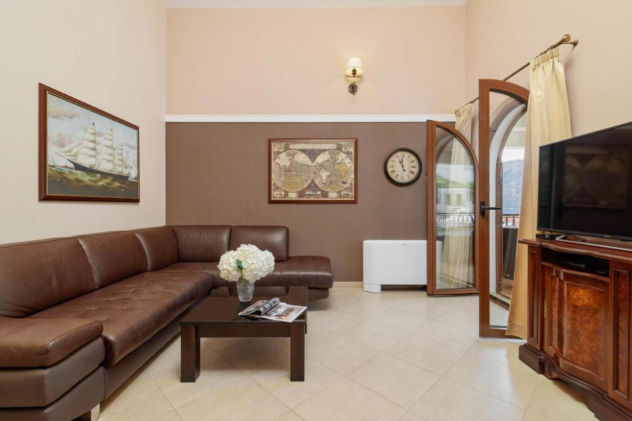 Apartments Djuranovic โกตอร์ ภายนอก รูปภาพ